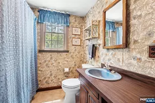 5 Oakwood Terrace, Bloomingdale, NJ 07403 - Photo 21