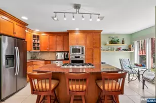 40 Woodland Dr, Woodland Park, NJ 07424 - Photo 9