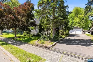 13-07 Willow St, Fair Lawn, NJ 07410 - Photo 35