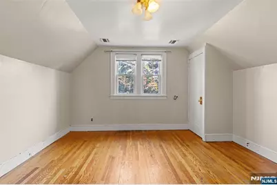 13-07 Willow Street, Fair Lawn, NJ 07410 - Photo 17