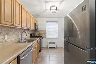 2330 Linwood Ave 2E, Fort Lee, NJ 07024 - Photo 7