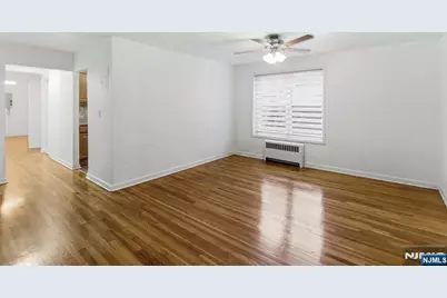 2330 Linwood Avenue 2E #2E, Fort Lee, NJ 07024 - Photo 5