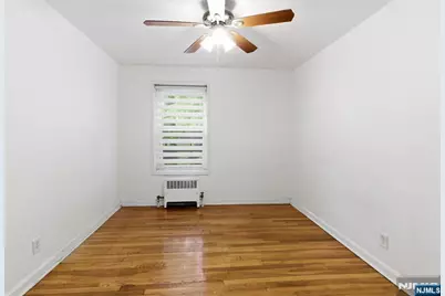 2330 Linwood Avenue 2E #2E, Fort Lee, NJ 07024 - Photo 9