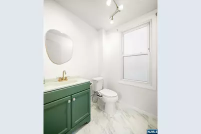 18 Garden Street, Ridgefield Park, NJ 07660 - Photo 9