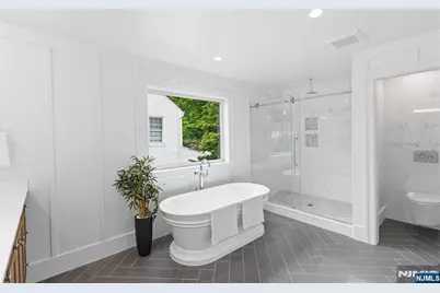 61 Surrey Lane, Tenafly, NJ 07670 - Photo 25