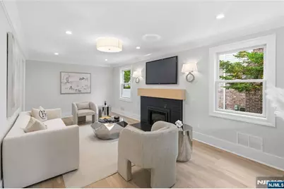 61 Surrey Lane, Tenafly, NJ 07670 - Photo 7