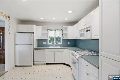 2 Gray Terrace, Woodland Park, NJ 07424 - Photo 5