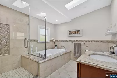 347 Westview Avenue, Fort Lee, NJ 07024 - Photo 27
