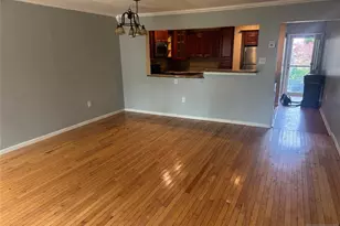 1087 Oakcroft Ln, Franklin Township, NJ 08873 - Photo 5