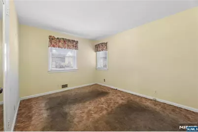 161 Baker Avenue, Bergenfield, NJ 07621 - Photo 5