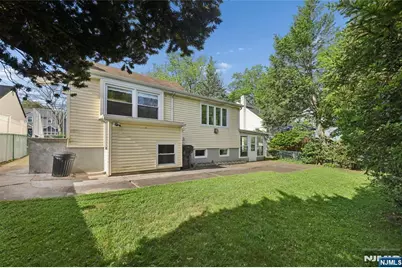 161 Baker Avenue, Bergenfield, NJ 07621 - Photo 21