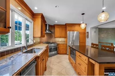 114 Wyckoff Avenue, Wyckoff Township, NJ 07481 - Photo 15