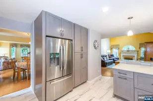 11 Burnham Dr, Pequannock Township, NJ 07444 - Photo 3