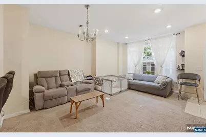 13 Dahlia Lane, Garfield, NJ 07026 - Photo 7