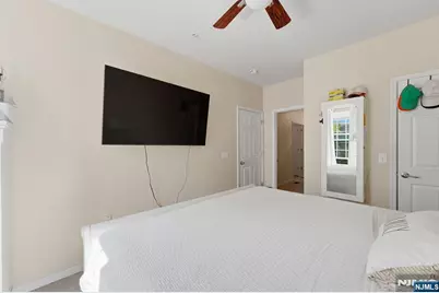 13 Dahlia Lane, Garfield, NJ 07026 - Photo 19