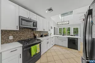 91 Greenbrook Pl, Park Ridge, NJ 07656 - Photo 3