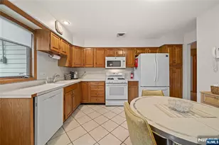 191 Pershing Rd, Clifton, NJ 07013 - Photo 7