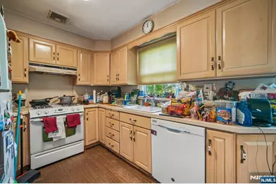 22 Marlton Drive, Wayne, NJ 07470 - Photo 15