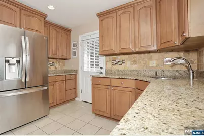 220 New Jersey Avenue, Bergenfield, NJ 07621 - Photo 13
