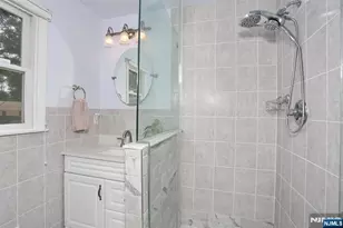 220 New Jersey Ave, Bergenfield, NJ 07621 - Photo 15