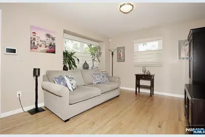 220 New Jersey Avenue, Bergenfield, NJ 07621 - Photo 5