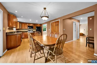 165 Busteed Drive, Midland Park, NJ 07432 - Photo 23