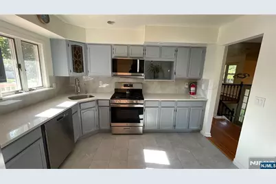 201 Rockland Avenue, River Vale Township, NJ 07675 - Photo 11