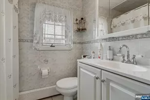 40 Catherine Ct, Cedar Grove, NJ 07009 - Photo 21