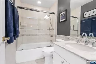 103 Hudson Cove, Edgewater, NJ 07020 - Photo 35