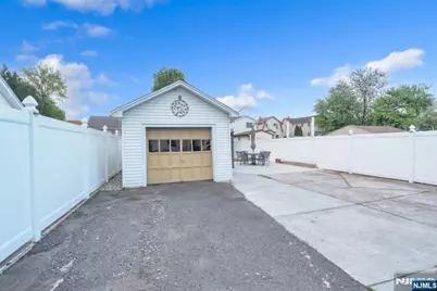 353 Page Avenue, Lyndhurst Township, NJ 07071 - Photo 5