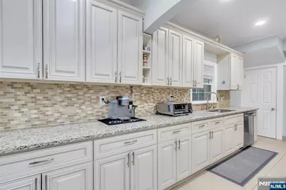 353 Page Avenue, Lyndhurst Township, NJ 07071 - Photo 17