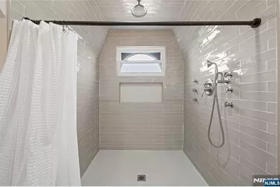 187 Hillside Avenue, Nutley, NJ 07110 - Photo 25