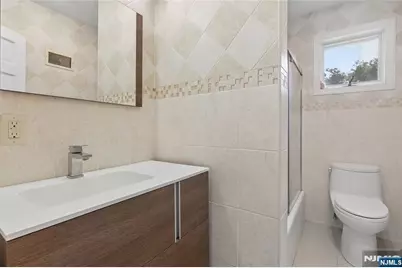 585 W Englewood Avenue, Teaneck Township, NJ 07666 - Photo 15