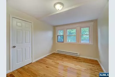 1035 Hunterdon Street, Newark, NJ 07112 - Photo 19
