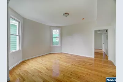 1035 Hunterdon Street, Newark, NJ 07112 - Photo 13