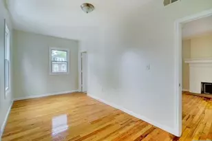 1035 Hunterdon St, Newark, NJ 07112 - Photo 9