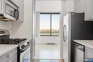 9060 Palisade Ave 404, North Bergen, NJ 07047 - Photo 3