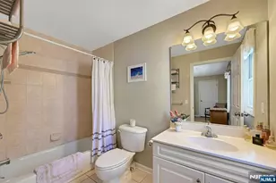 45 Legend Hills Dr, Edgewater, NJ 07020 - Photo 27