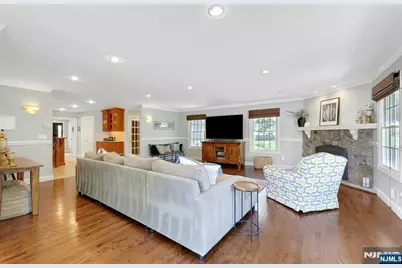 711 Pine Lake Drive, Washington Township, NJ 07676 - Photo 9