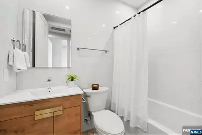126 De Kalb Avenue 2 #2, Jersey City, NJ 07306 - Photo 23