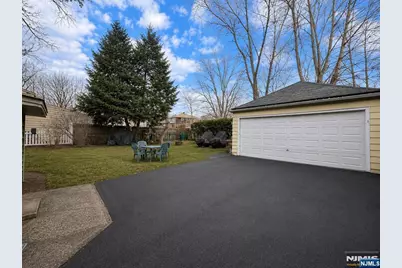 189 Martha Avenue, Elmwood Park, NJ 07407 - Photo 3