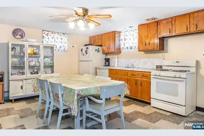 27 Bartsch Avenue, Woodland Park, NJ 07424 - Photo 19