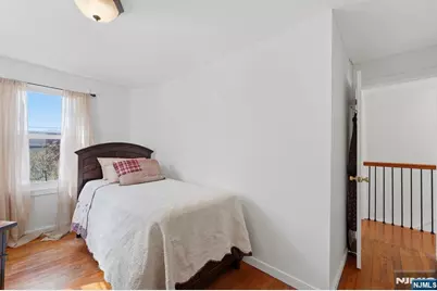 385 Berkeley Avenue, Bloomfield, NJ 07003 - Photo 19
