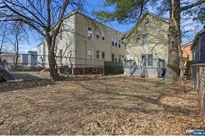 64 Willoughby Street, Newark, NJ 07112 - Photo 25