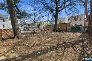 64 Willoughby St, Newark, NJ 07112 - Photo 27