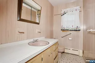 200 Watchung Dr, Hawthorne, NJ 07506 - Photo 21