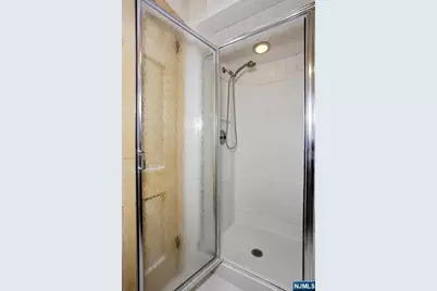 200 Watchung Drive, Hawthorne, NJ 07506 - Photo 27