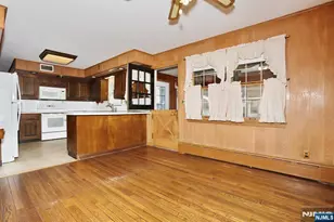 200 Watchung Dr, Hawthorne, NJ 07506 - Photo 17