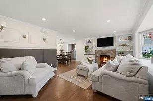 35 Stuart St, Waldwick, NJ 07463 - Photo 5