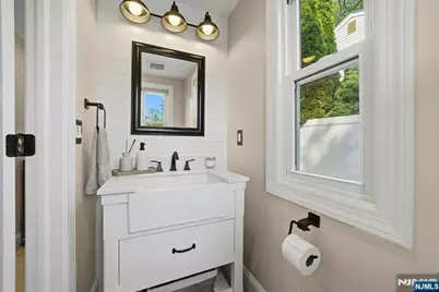 35 Stuart Street, Waldwick, NJ 07463 - Photo 17